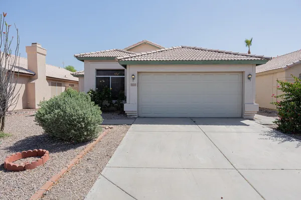 $2,295 | 601 South Silverbrush Drive, Chandler, AZ 85226