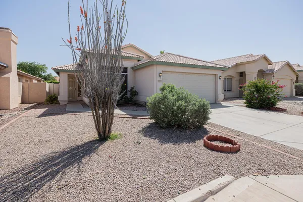 $2,295 | 601 South Silverbrush Drive, Chandler, AZ 85226
