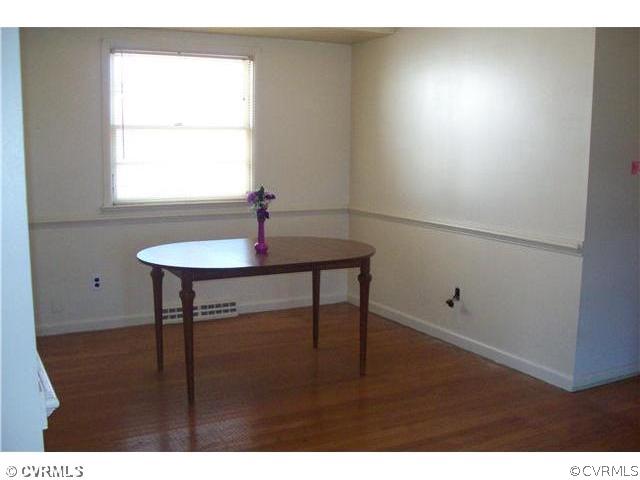 5511 Coxson Road Sandston, VA 23231 - Photo 4 of 9 Dining Room - Freshly painted dining room and beau