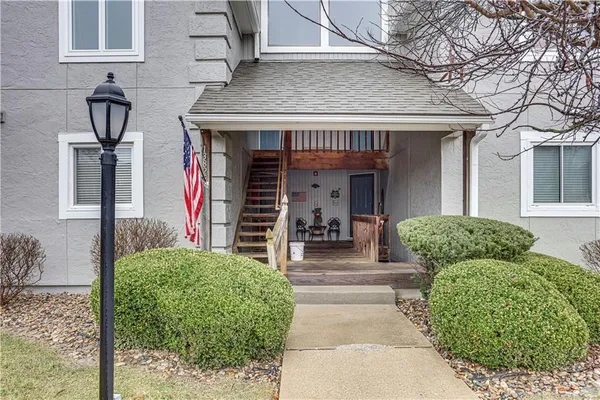 $200,000 | 13825 West 58th Terrace, Unit 6, Shawnee, KS 66216