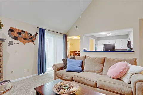 $200,000 | 13825 West 58th Terrace, Unit 6, Shawnee, KS 66216