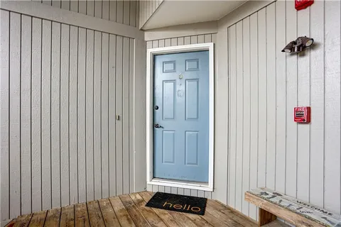 $200,000 | 13825 West 58th Terrace, Unit 6, Shawnee, KS 66216