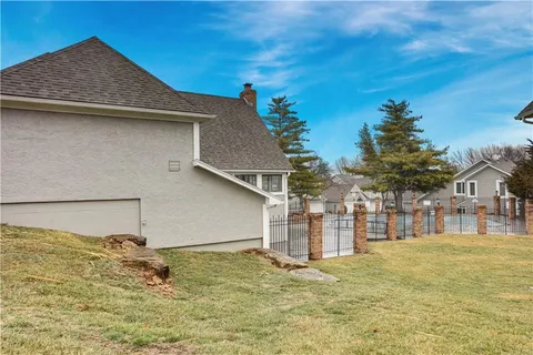 $200,000 | 13825 West 58th Terrace, Unit 6, Shawnee, KS 66216