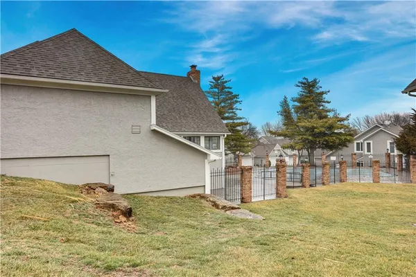 $200,000 | 13825 West 58th Terrace, Unit 6, Shawnee, KS 66216