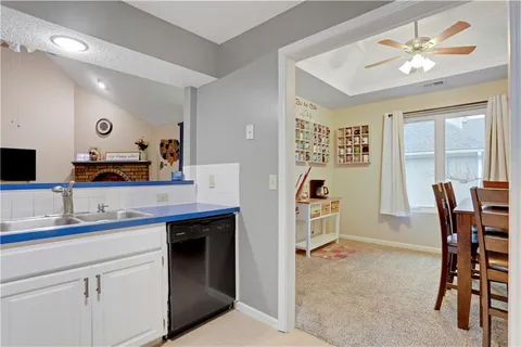 $200,000 | 13825 West 58th Terrace, Unit 6, Shawnee, KS 66216