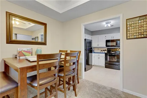 $200,000 | 13825 West 58th Terrace, Unit 6, Shawnee, KS 66216