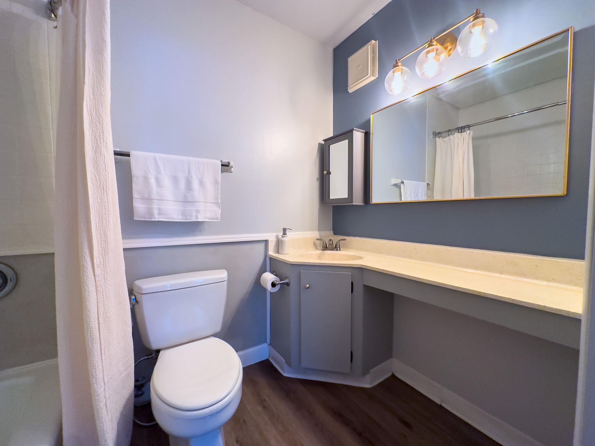 2300 Good Hope Road, Unit 339 Glendale, WI 53209 - Photo 19 of 39 Ensuite Bath