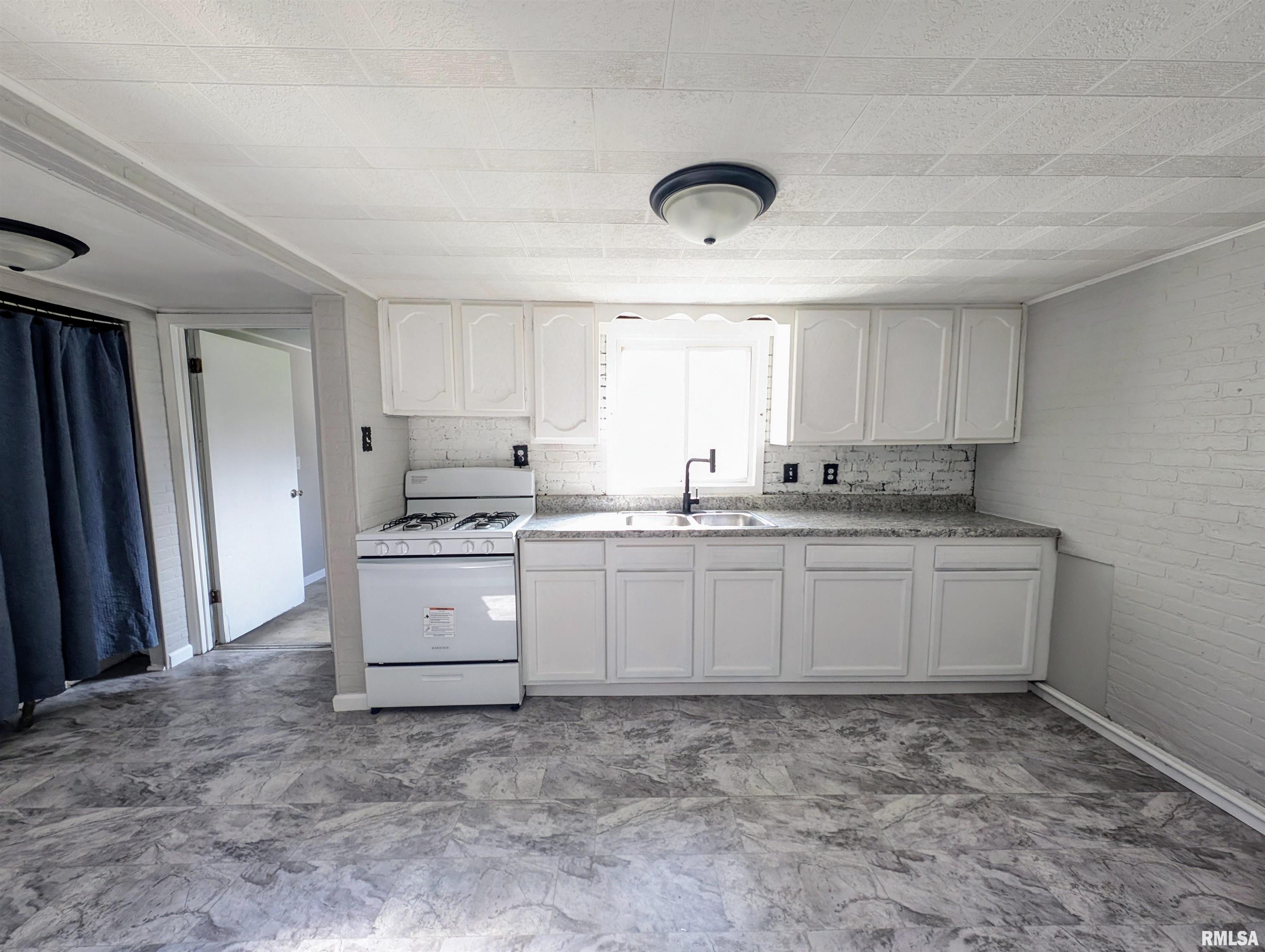 200 Connecticut Street Washington, IL 61571 - Photo 13 of 29 Gallery Image 13