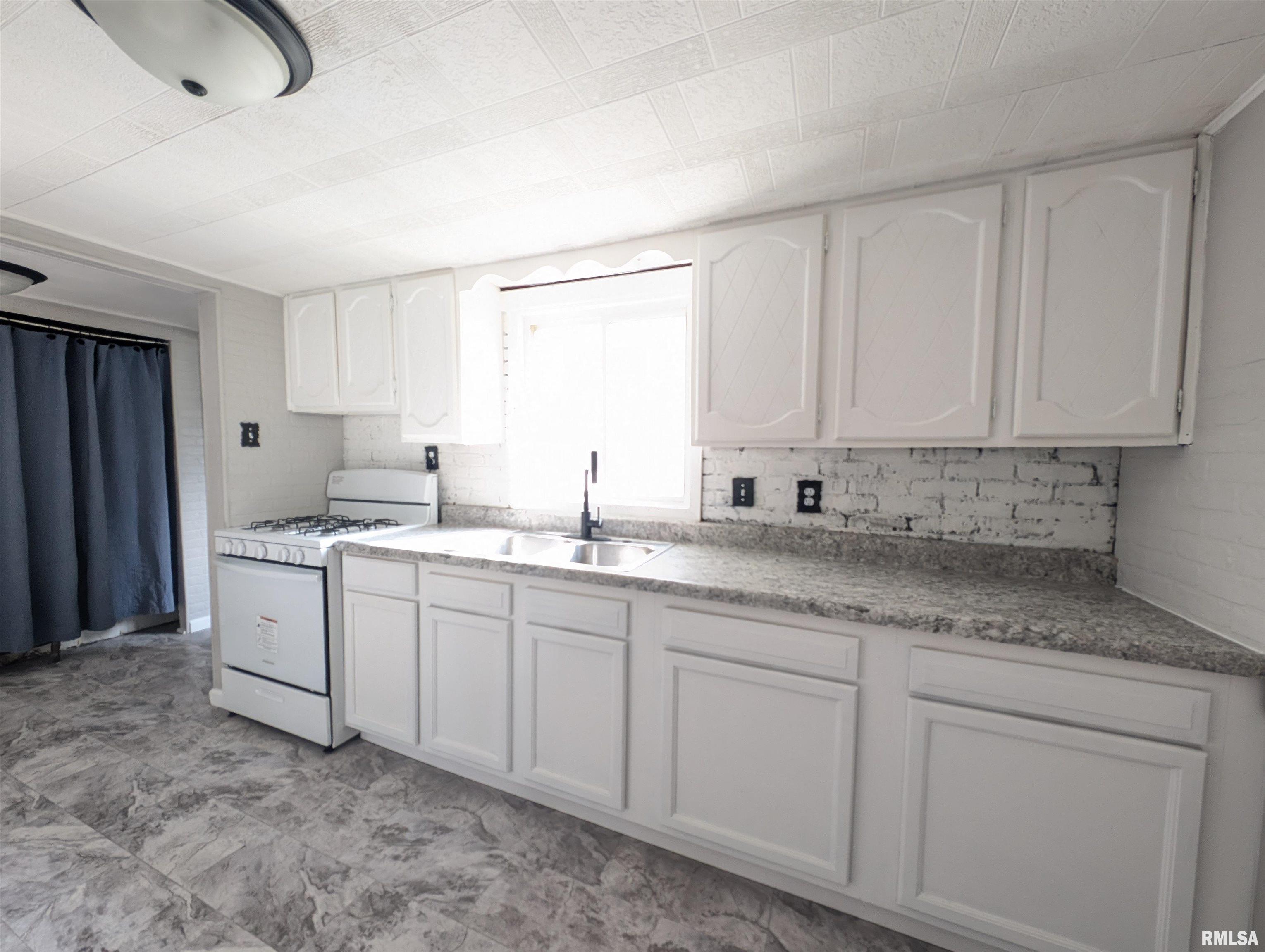 200 Connecticut Street Washington, IL 61571 - Photo 14 of 29 Gallery Image 14
