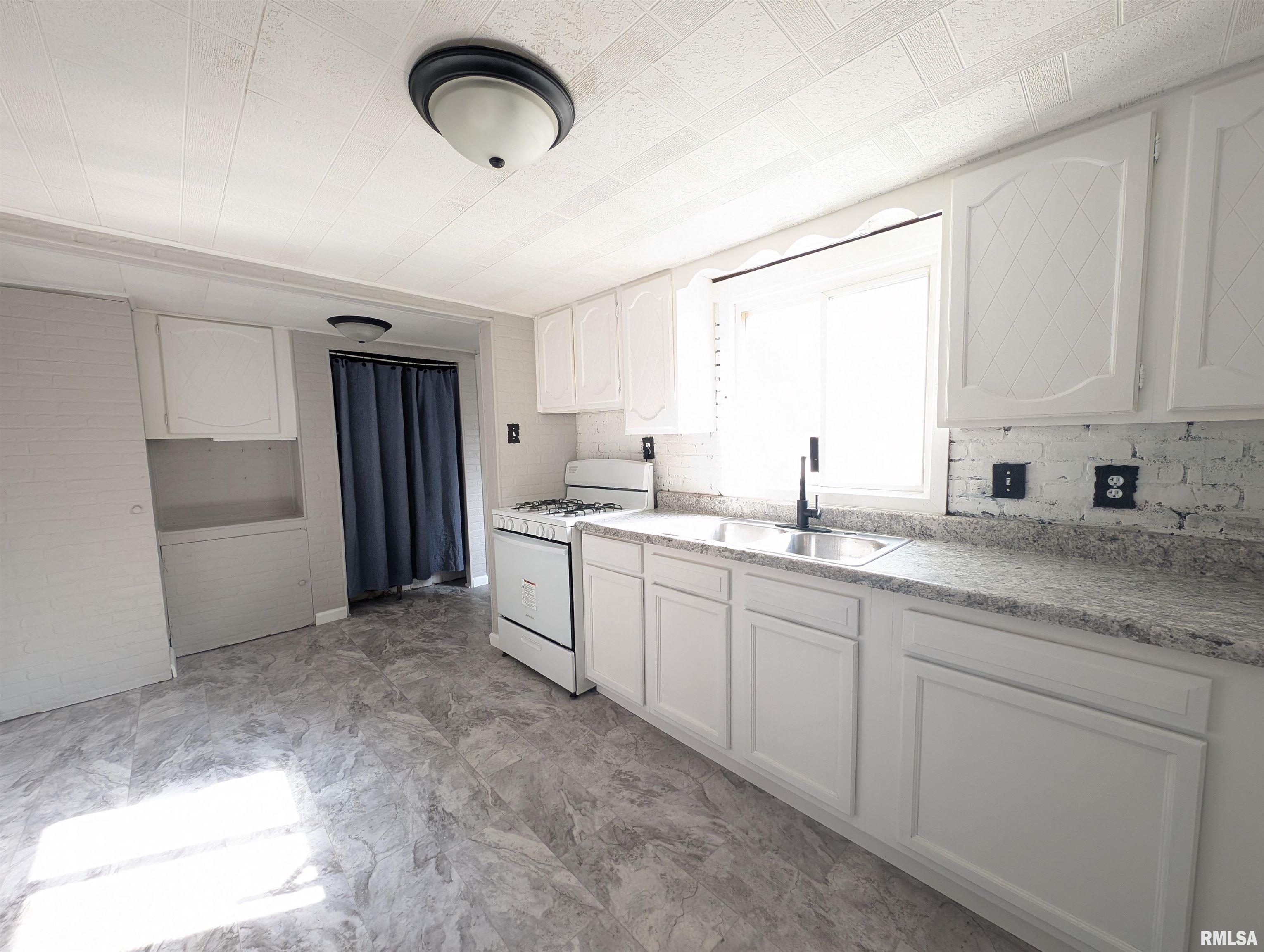 200 Connecticut Street Washington, IL 61571 - Photo 15 of 29 Gallery Image 15