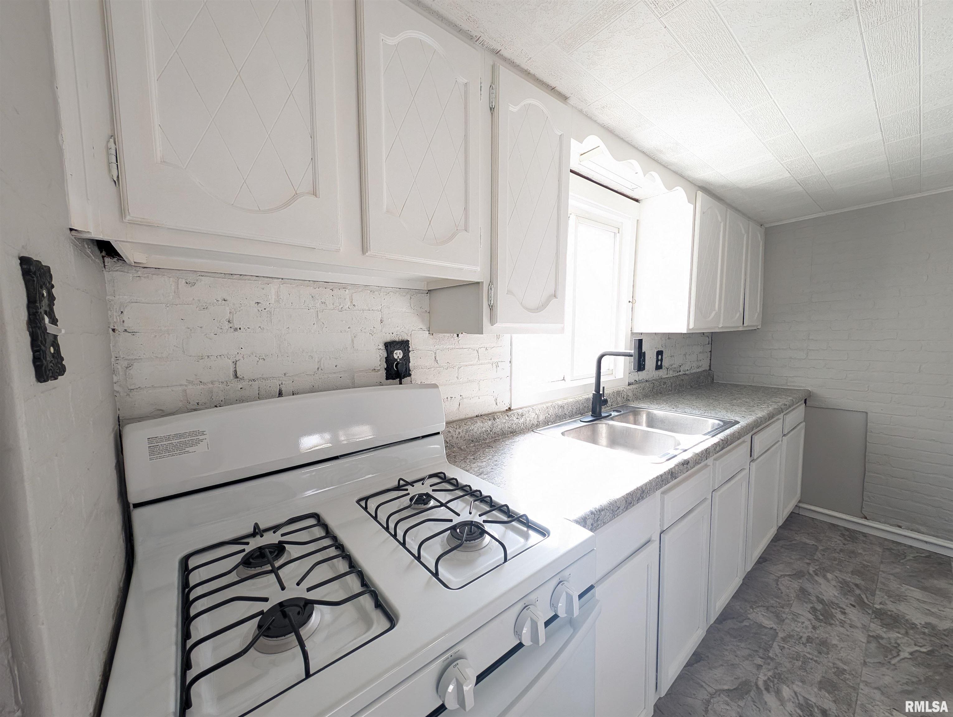 200 Connecticut Street Washington, IL 61571 - Photo 17 of 29 Gallery Image 17