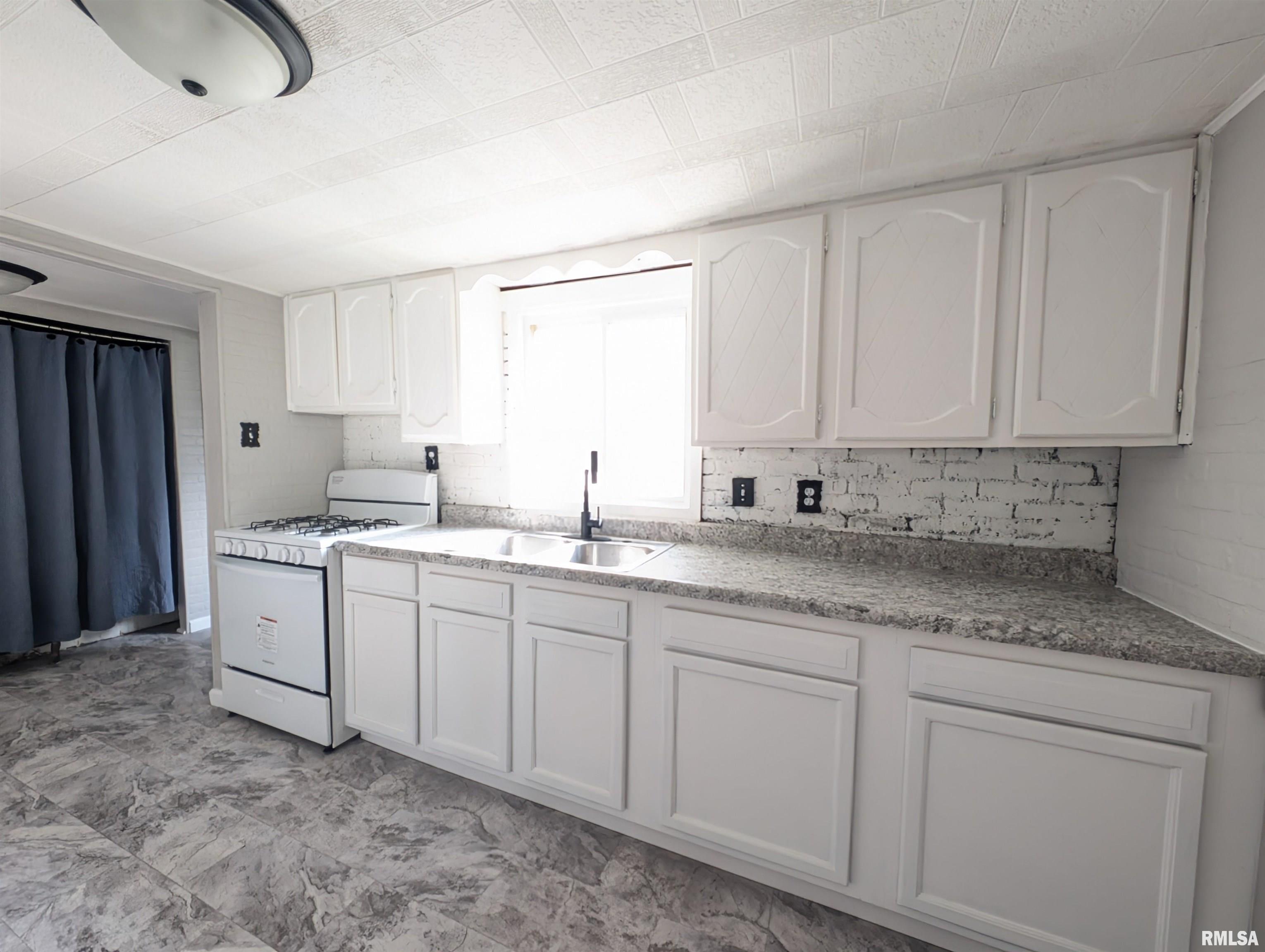 200 Connecticut Street Washington, IL 61571 - Photo 18 of 29 Gallery Image 18