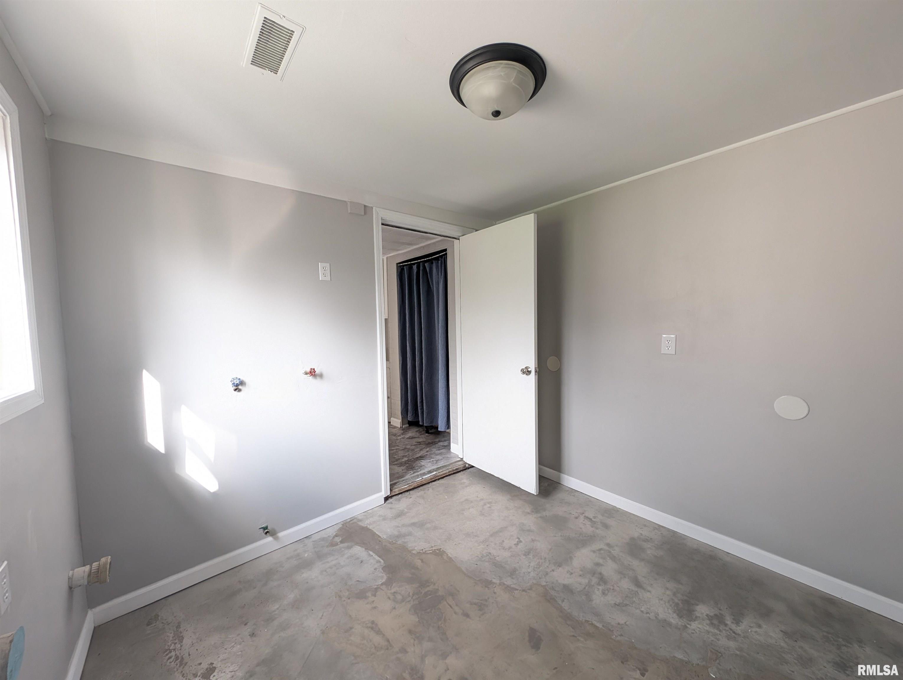 200 Connecticut Street Washington, IL 61571 - Photo 21 of 29 Gallery Image 21