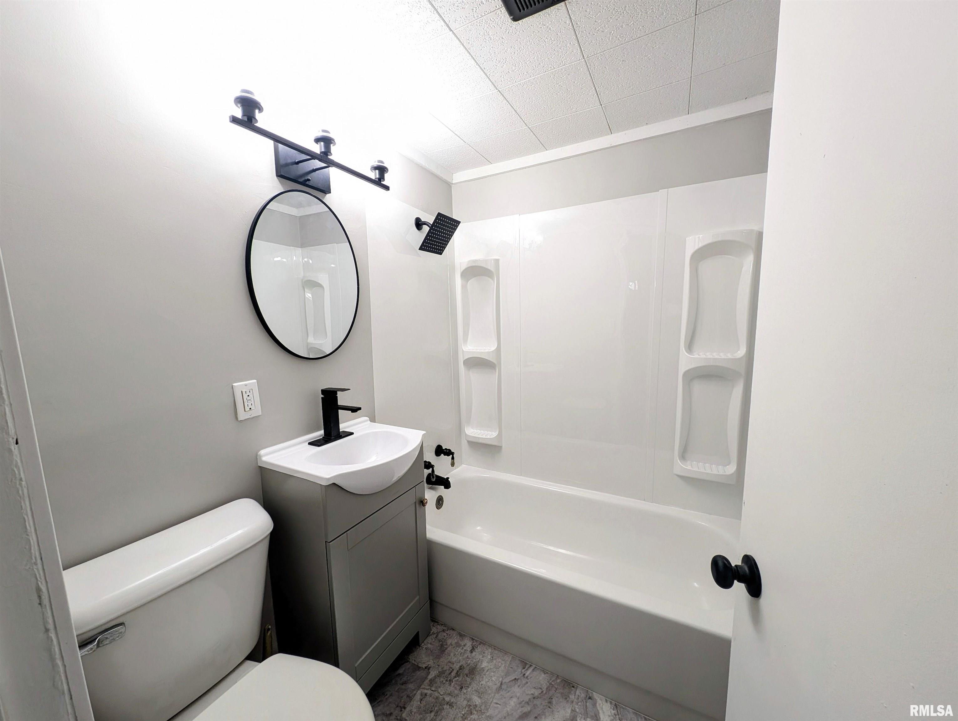 200 Connecticut Street Washington, IL 61571 - Photo 10 of 29 Gallery Image 10