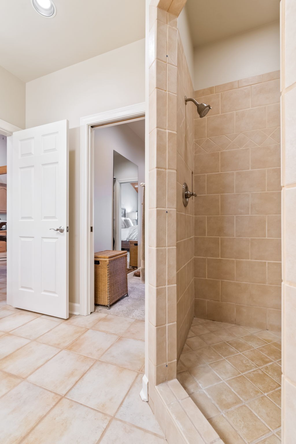 3100 Floyd Road Eagleville, TN 37060 - Photo 47 of 62 a bathroom with a glass shower door