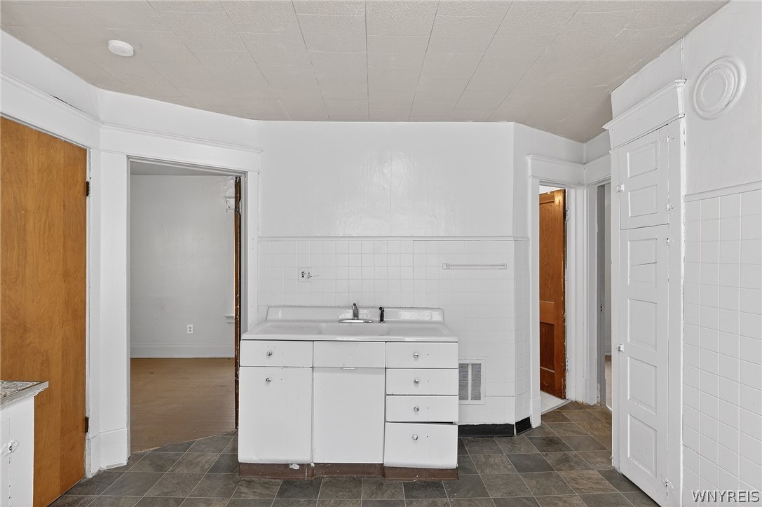 23 Humason Avenue Buffalo, NY 14211 - Photo 35 of 49