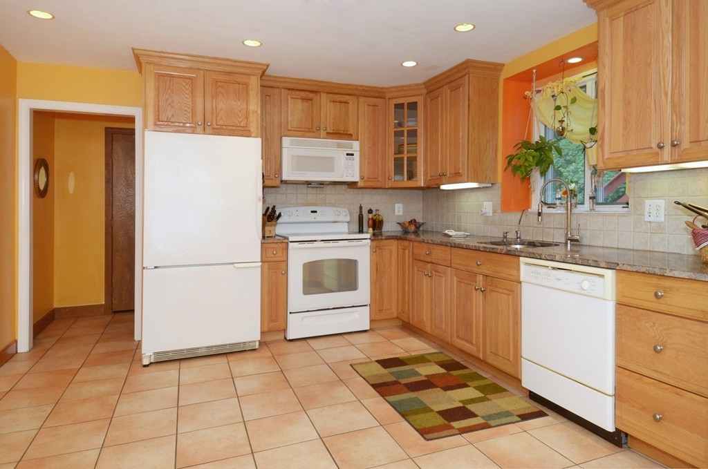 23 Belmont Road Wakefield, MA 01880 - Photo 18 of 30 Gallery Image 18