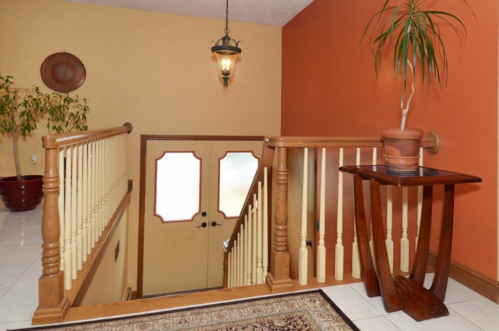 23 Belmont Road Wakefield, MA 01880 - Photo 4 of 30 Gallery Image 4
