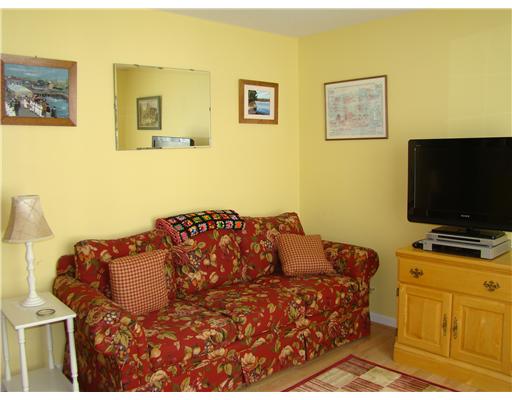 37 West View Road Middletown, RI 02842 - Photo 4 of 12 Living Room. Plenty of space for all your funrniture!