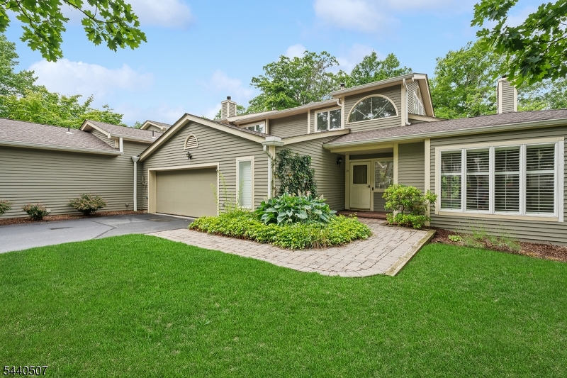 31 Stone Row Lane Oak Ridge, NJ 07438 - Photo 1 of 29