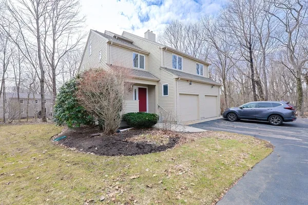 $375,000 | 38 Poppasquash Road, Unit 38, North Attleboro, MA 02760
