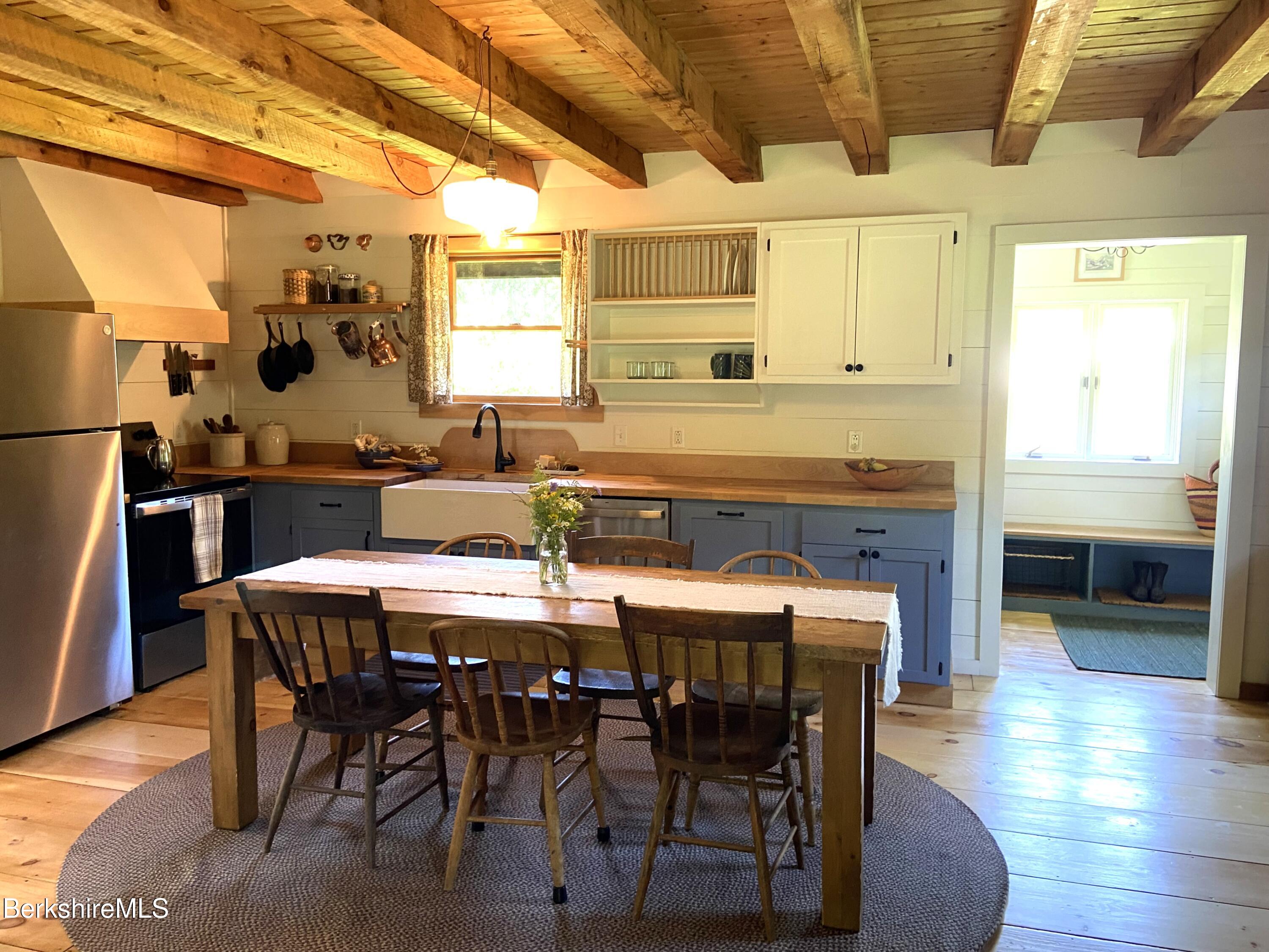 201 Weaver Dam Road Petersburg, NY 12138 - Photo 6 of 32 Kitchen and dining area