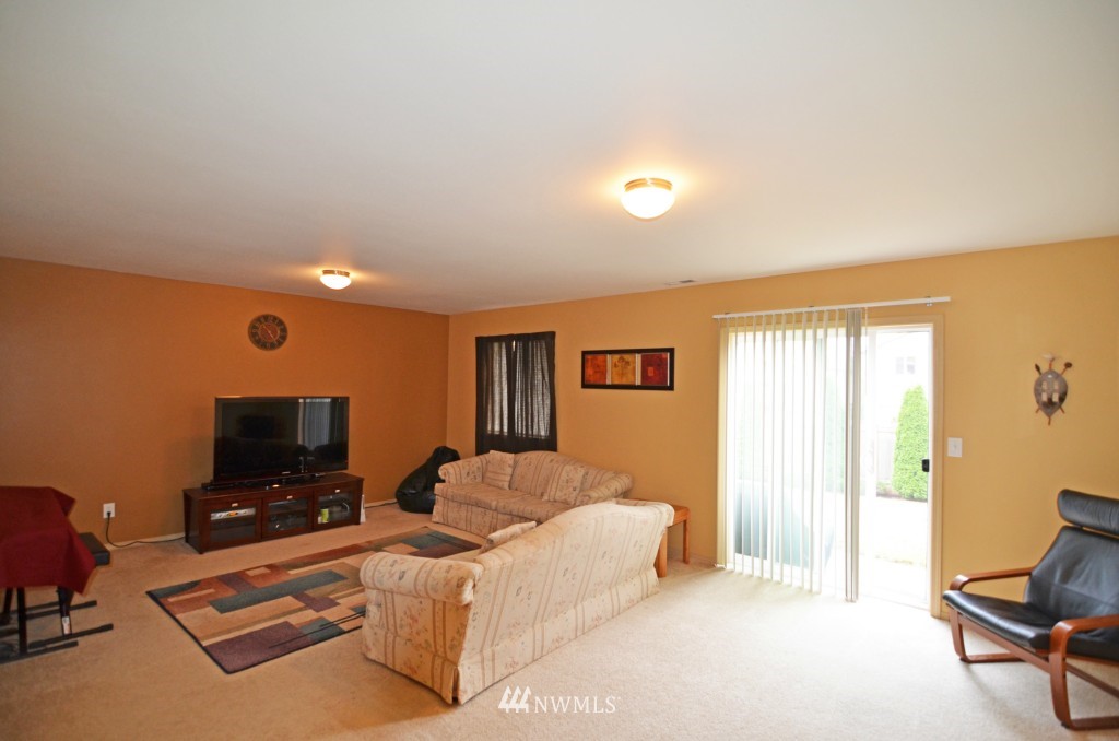 3921 152nd Place Southeast Bothell, WA 98012 - Photo 11 of 15