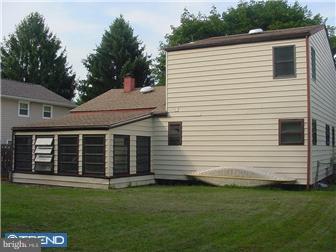 8 Sherbrooke Road Ewing, NJ 08638 - Photo 2 of 12 Exterior Back