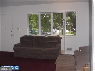 8 Sherbrooke Road Ewing, NJ 08638 - Photo 4 of 12 Living Room