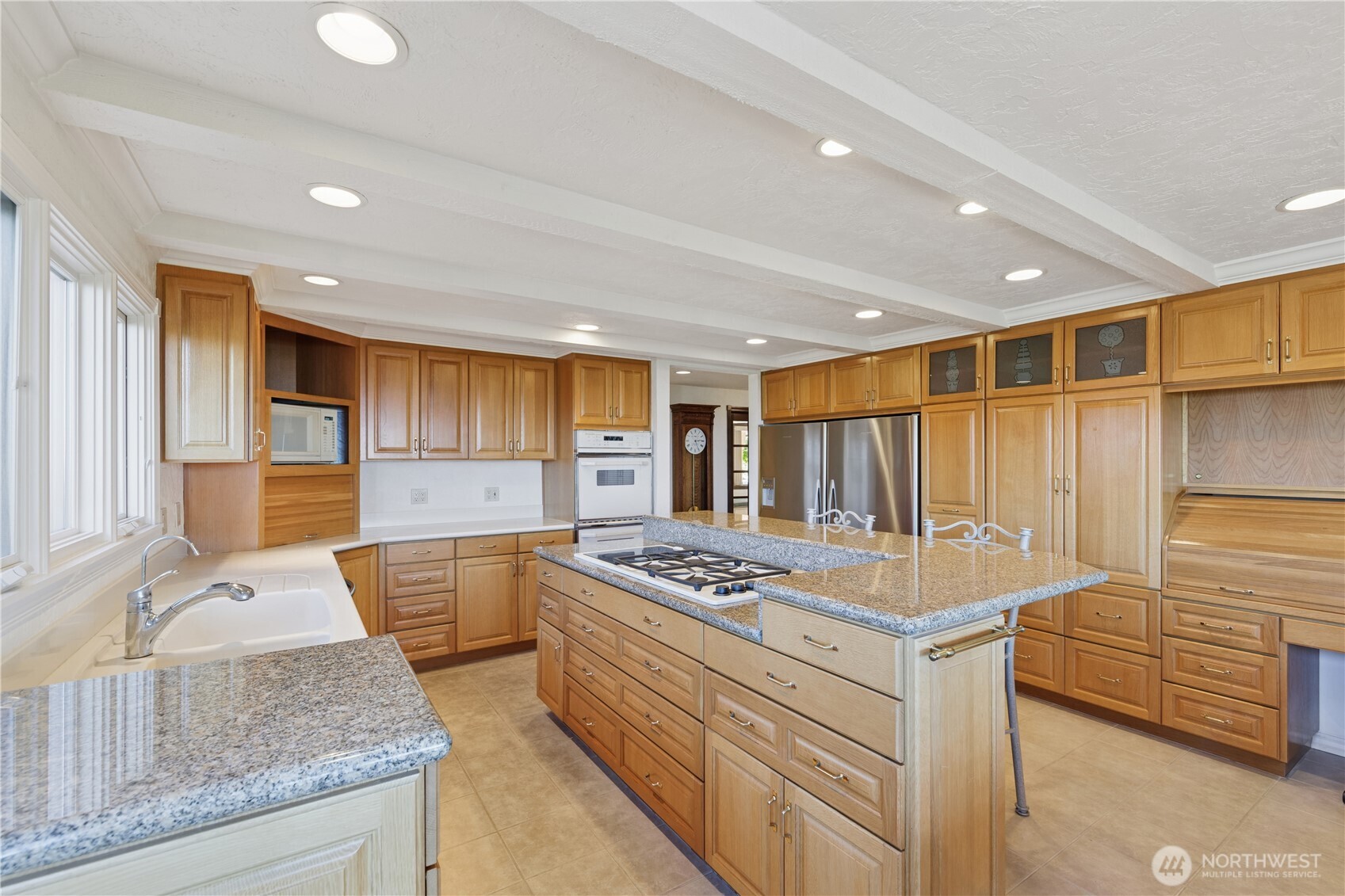 18306 Ridgefield Road Northwest Shoreline, WA 98177 - Photo 11 of 40 Gallery Image 11