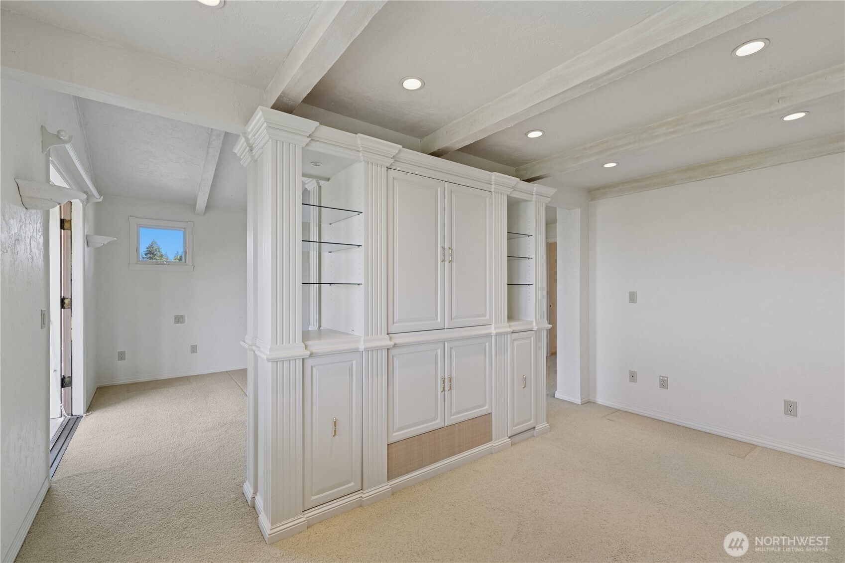 18306 Ridgefield Road Northwest Shoreline, WA 98177 - Photo 19 of 40 Gallery Image 19