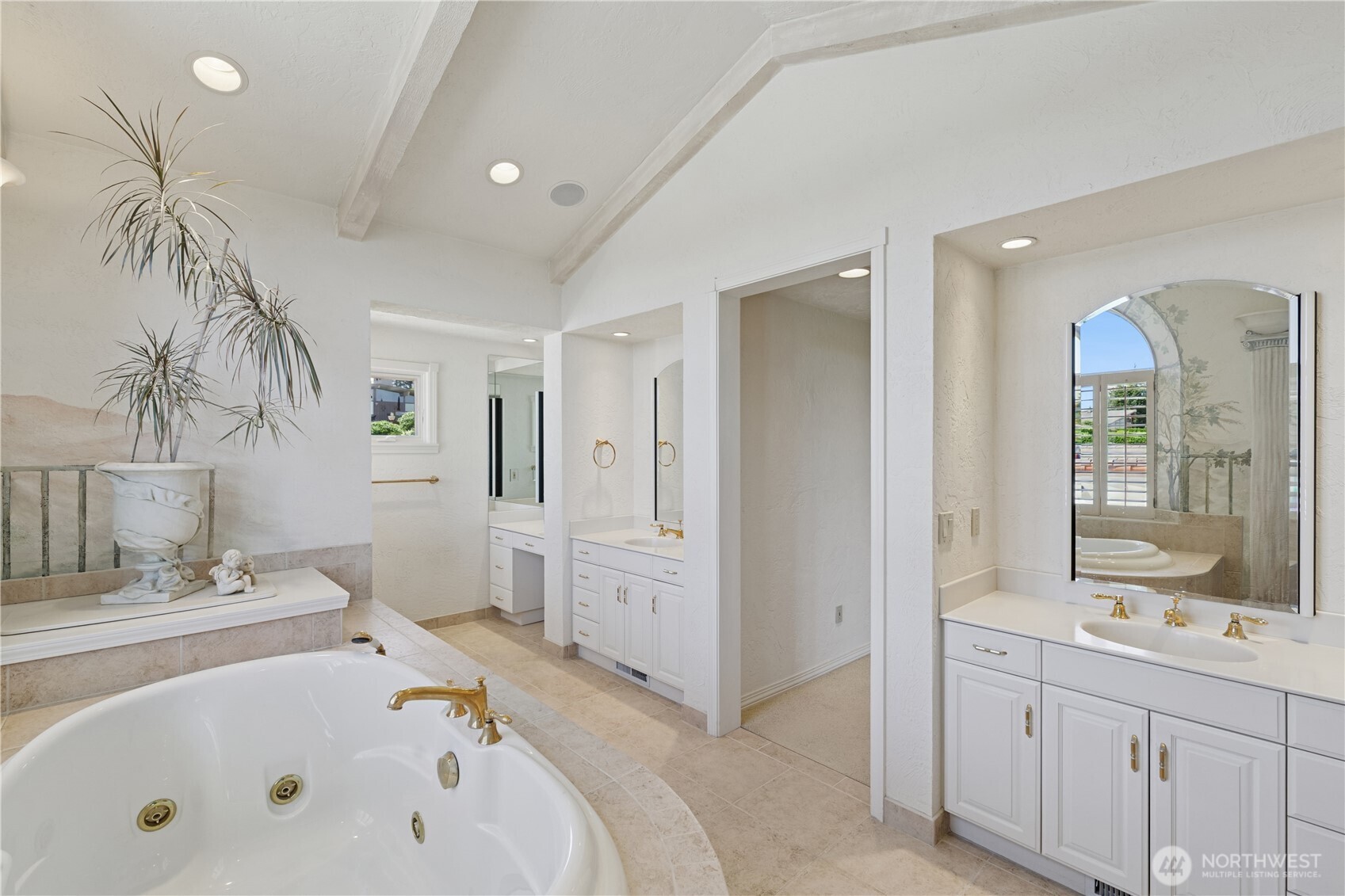 18306 Ridgefield Road Northwest Shoreline, WA 98177 - Photo 21 of 40 Gallery Image 21
