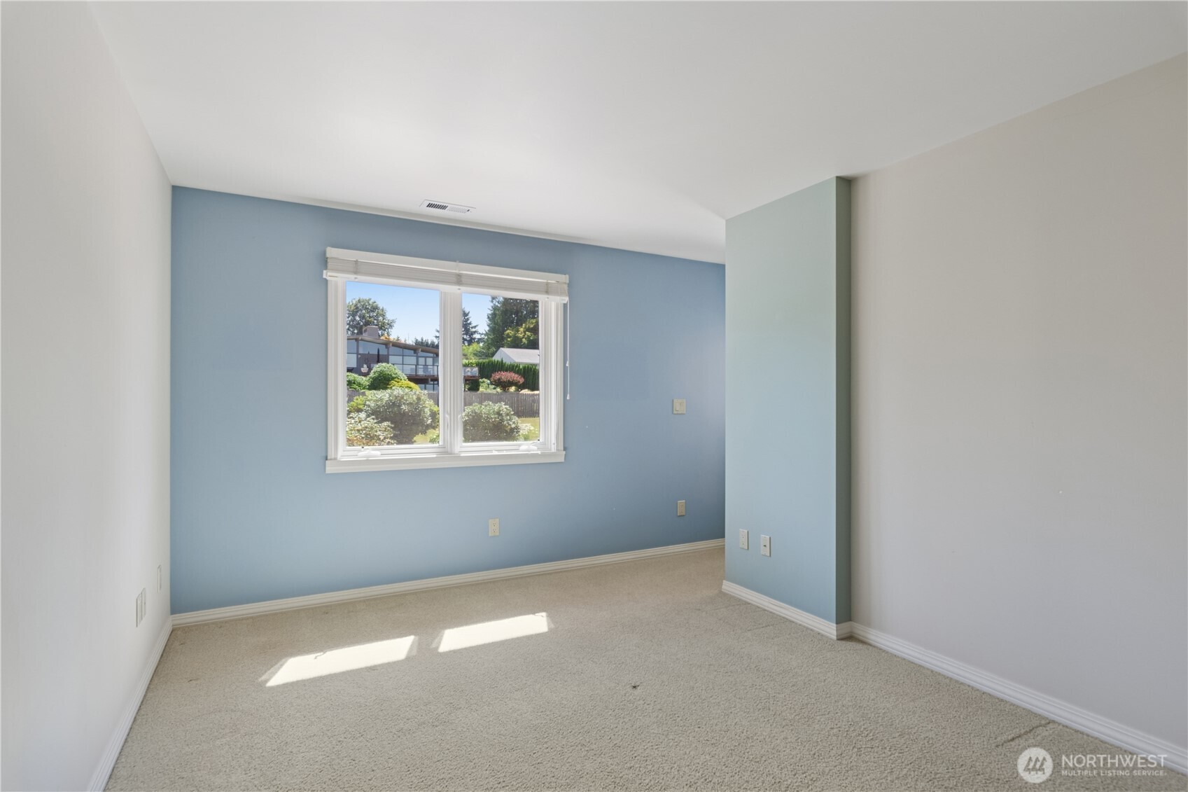 18306 Ridgefield Road Northwest Shoreline, WA 98177 - Photo 26 of 40 Gallery Image 26