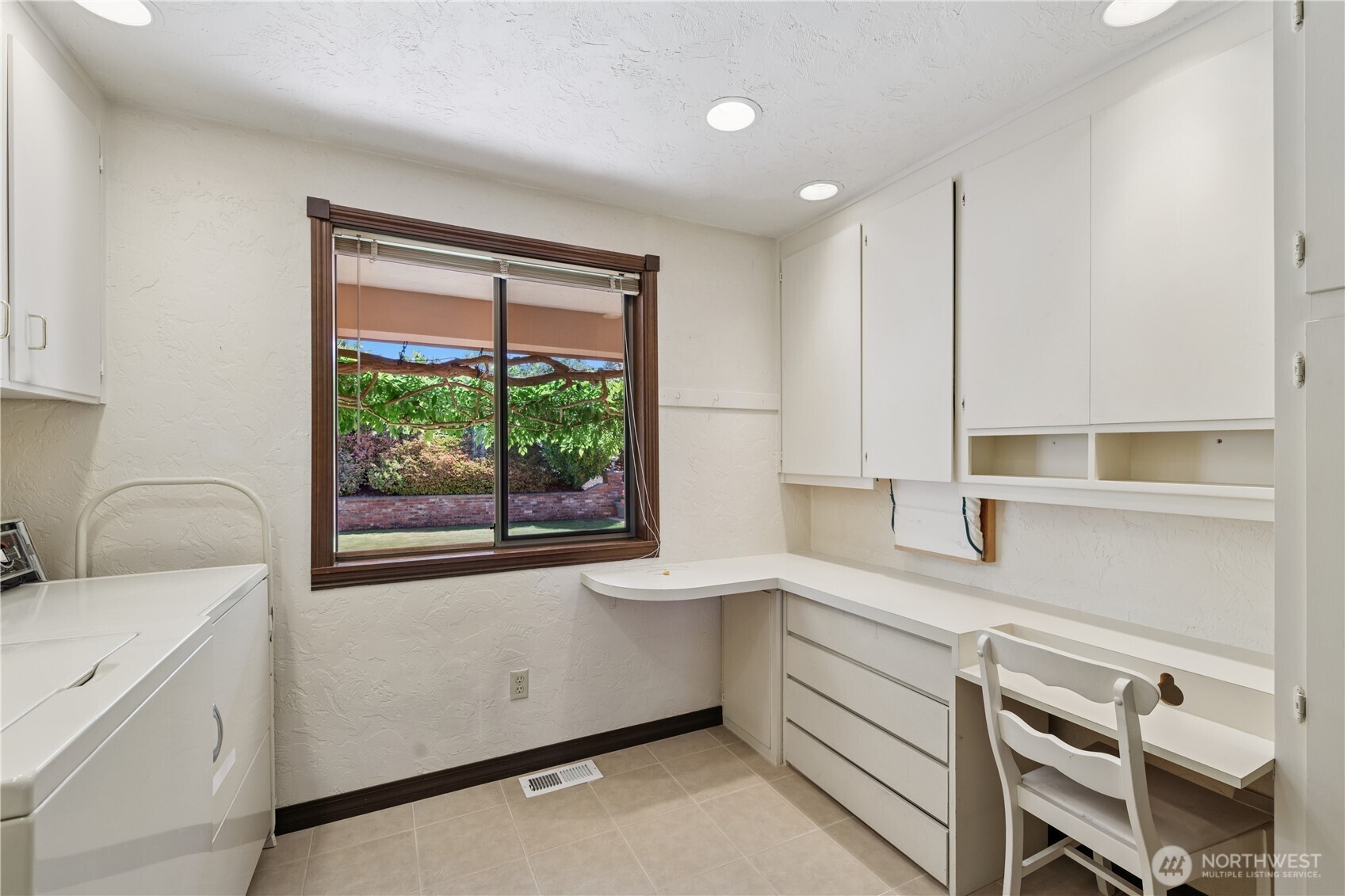 18306 Ridgefield Road Northwest Shoreline, WA 98177 - Photo 30 of 40 Gallery Image 30