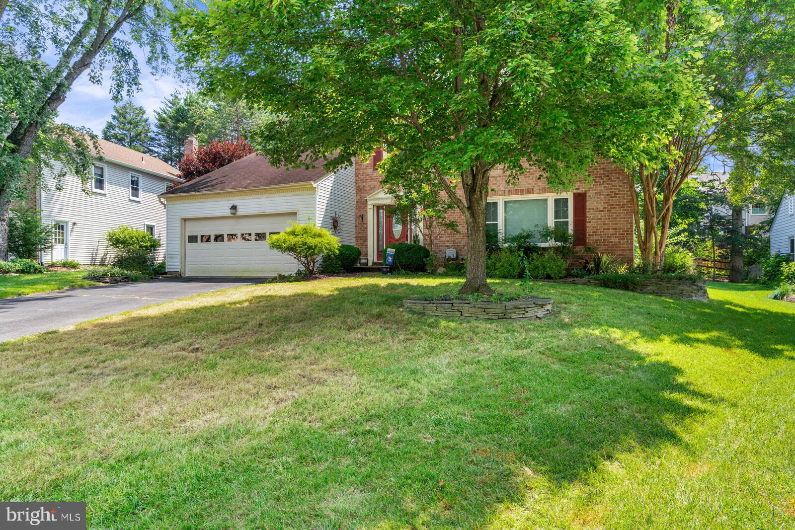 7021 Maple Tree Lane Springfield, VA 22152 - Photo 2 of 44 GREAT CUL-DE-SAC SETTING