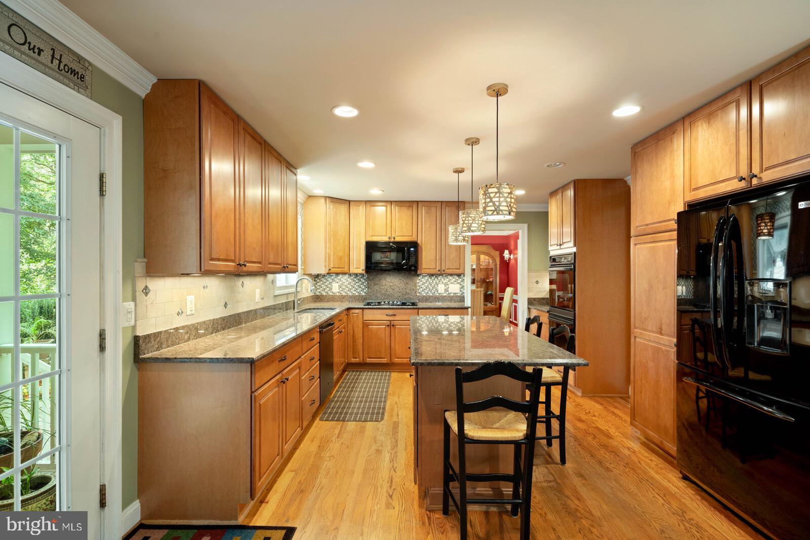 7021 Maple Tree Lane Springfield, VA 22152 - Photo 13 of 44 GRANITE COUNTERTOPS