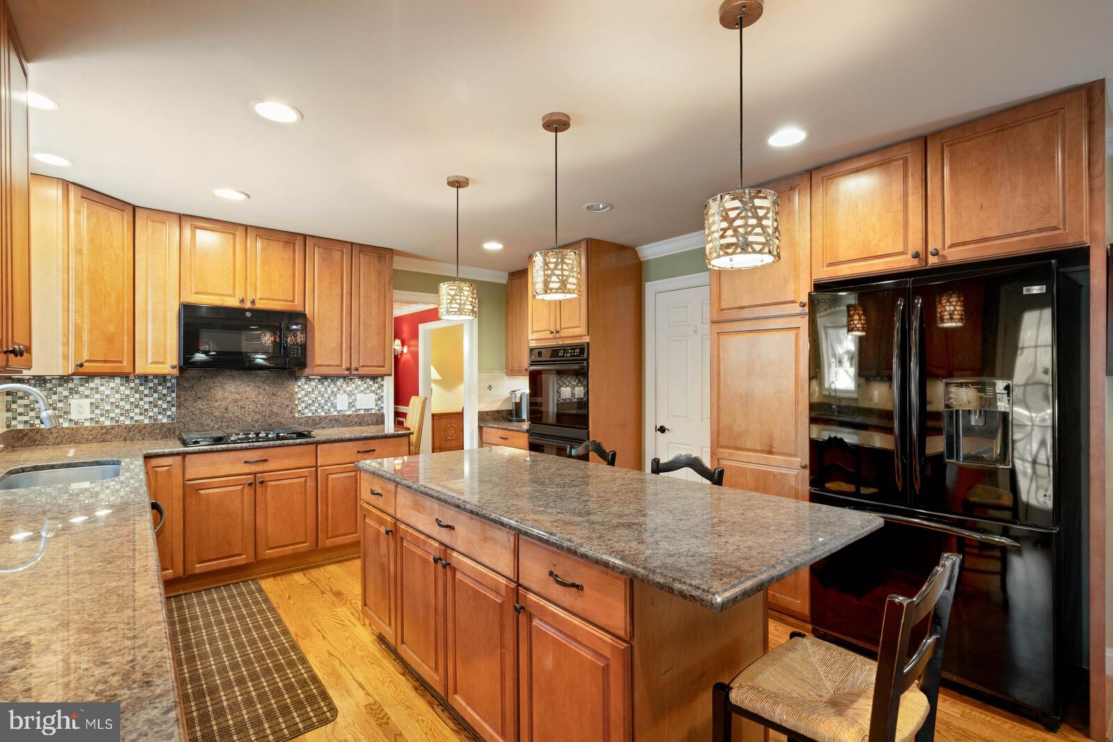 7021 Maple Tree Lane Springfield, VA 22152 - Photo 16 of 44 LOTS OF COUNTER SPACE