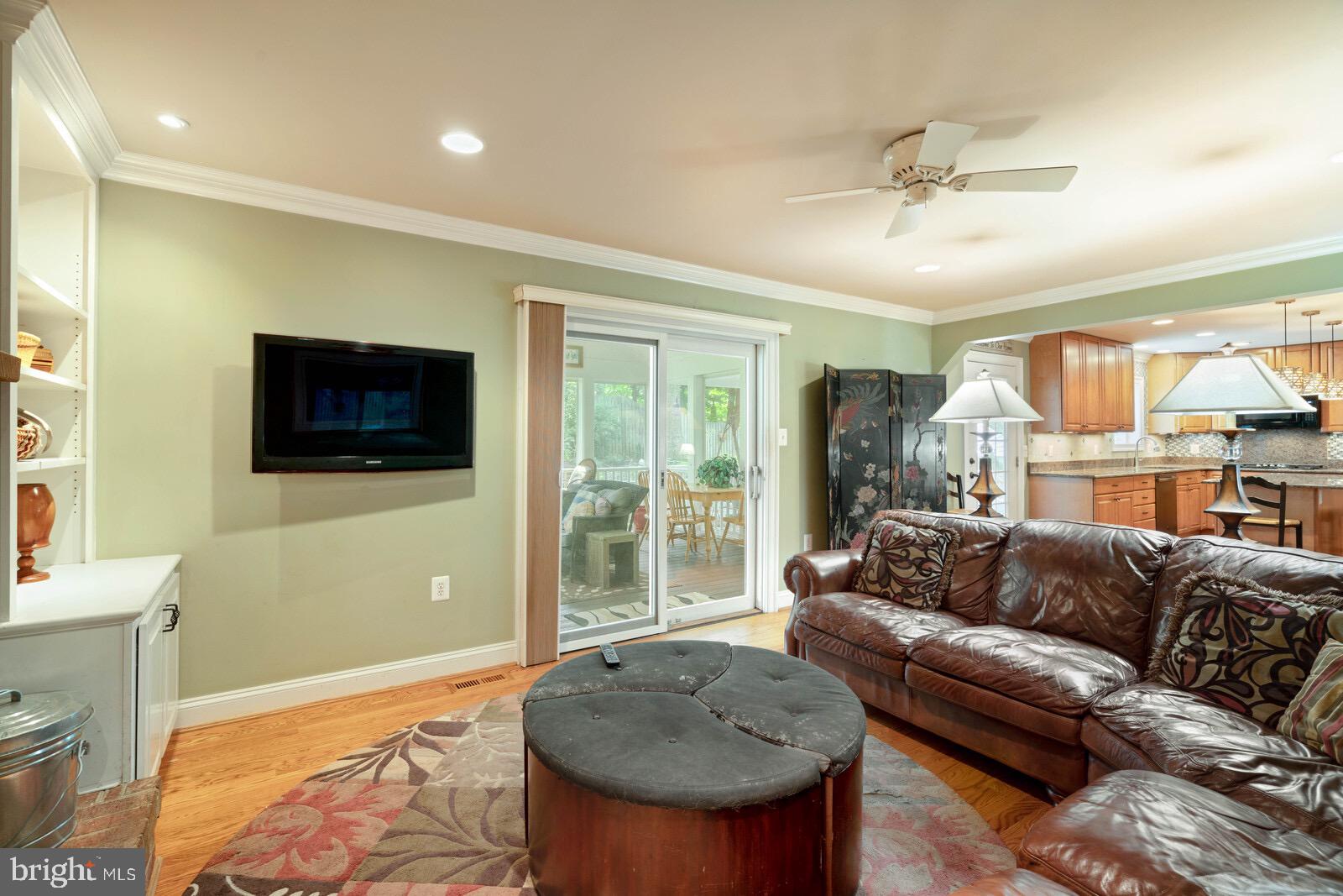 7021 Maple Tree Lane Springfield, VA 22152 - Photo 19 of 44 COZY FAMILY ROOM