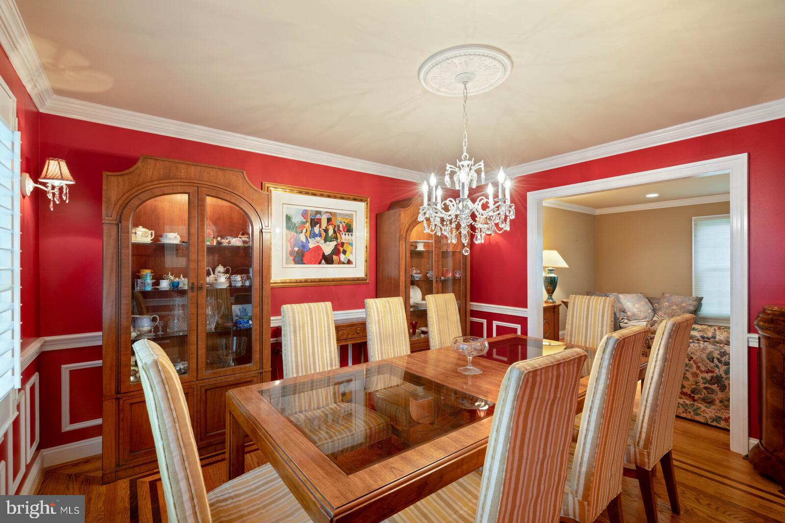 7021 Maple Tree Lane Springfield, VA 22152 - Photo 8 of 44 WALL SCONCES ADD GLAMOR