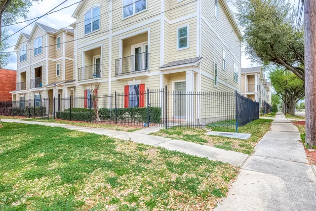 $2,200 | 1119 Palmer Street, Houston, TX 77003