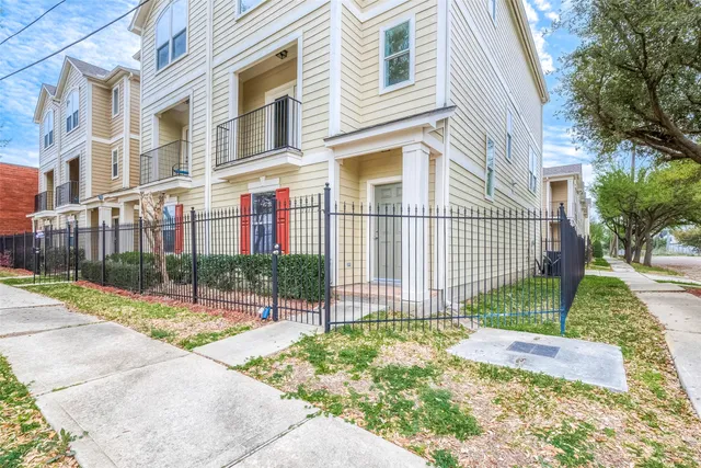$2,200 | 1119 Palmer Street, Houston, TX 77003