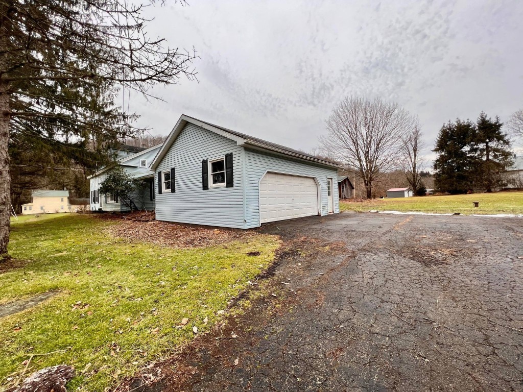 117 Fiddle Lake Road Thompson, PA 18465 - Photo 3 of 30 Gallery Image 3