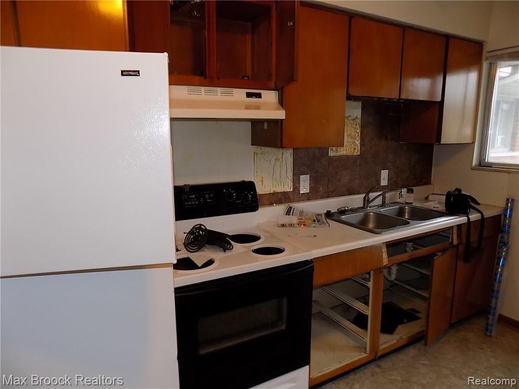 403 South Crooks Road Clawson, MI 48017 - Photo 20 of 21