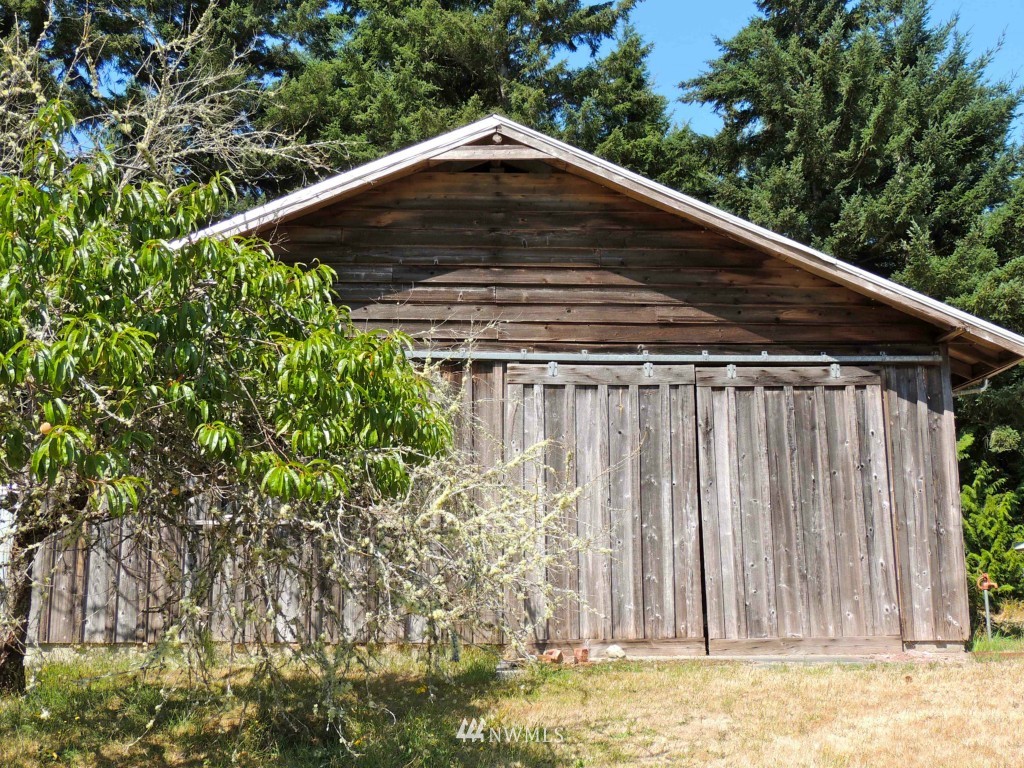 7230 Cultus Bay Road Clinton, WA 98236 - Photo 11 of 25 Gallery Image 11
