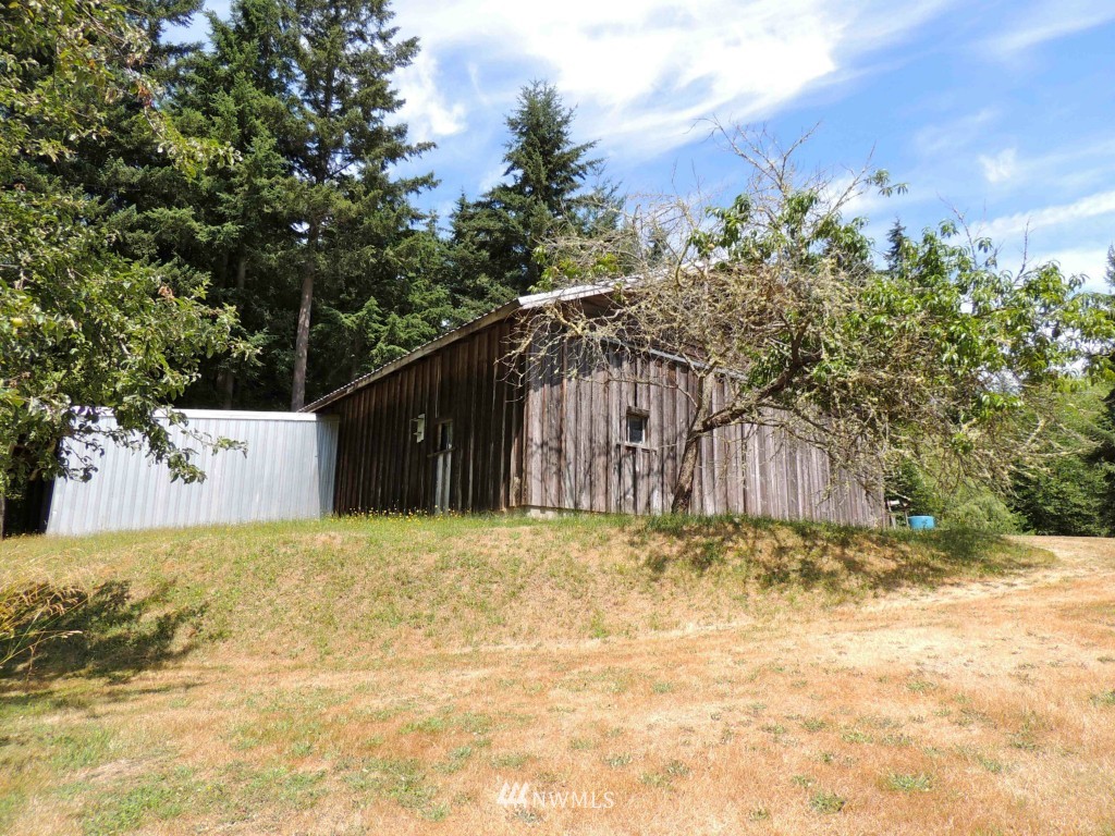 7230 Cultus Bay Road Clinton, WA 98236 - Photo 13 of 25 Gallery Image 13