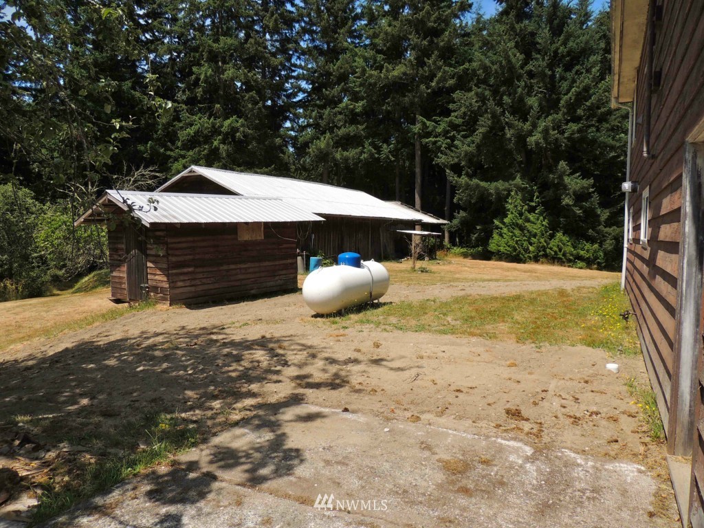 7230 Cultus Bay Road Clinton, WA 98236 - Photo 15 of 25 Gallery Image 15