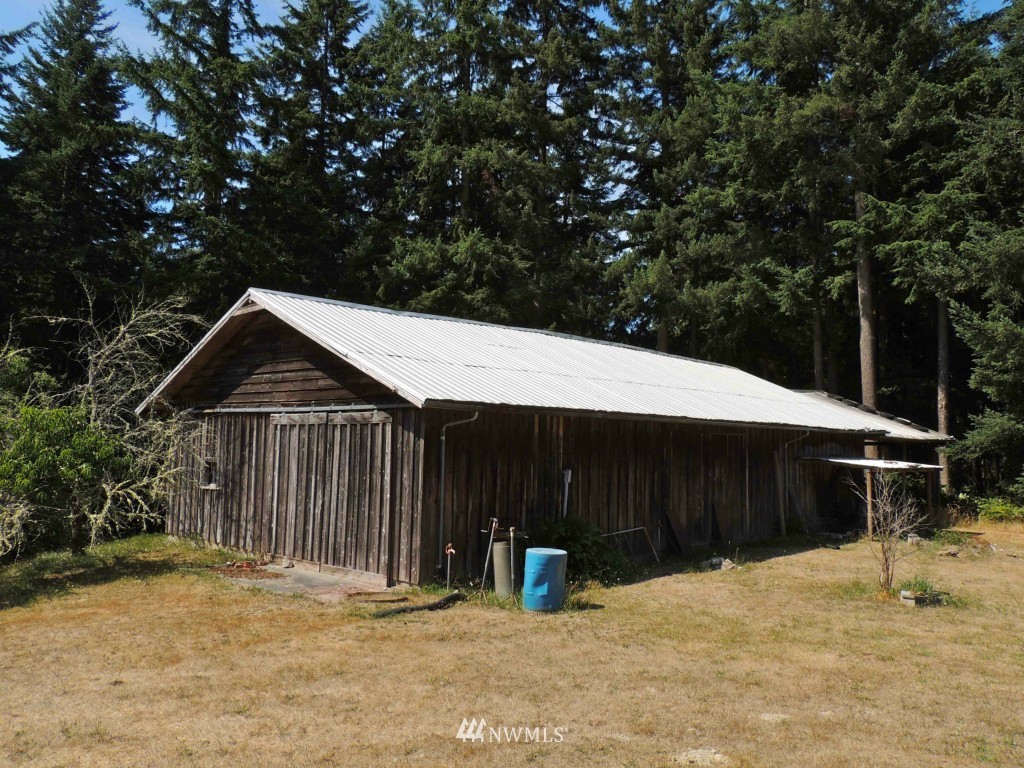 7230 Cultus Bay Road Clinton, WA 98236 - Photo 24 of 25 Gallery Image 24