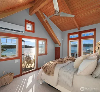 $3,000,000 | 7611 Highway 106, Union, WA 98592