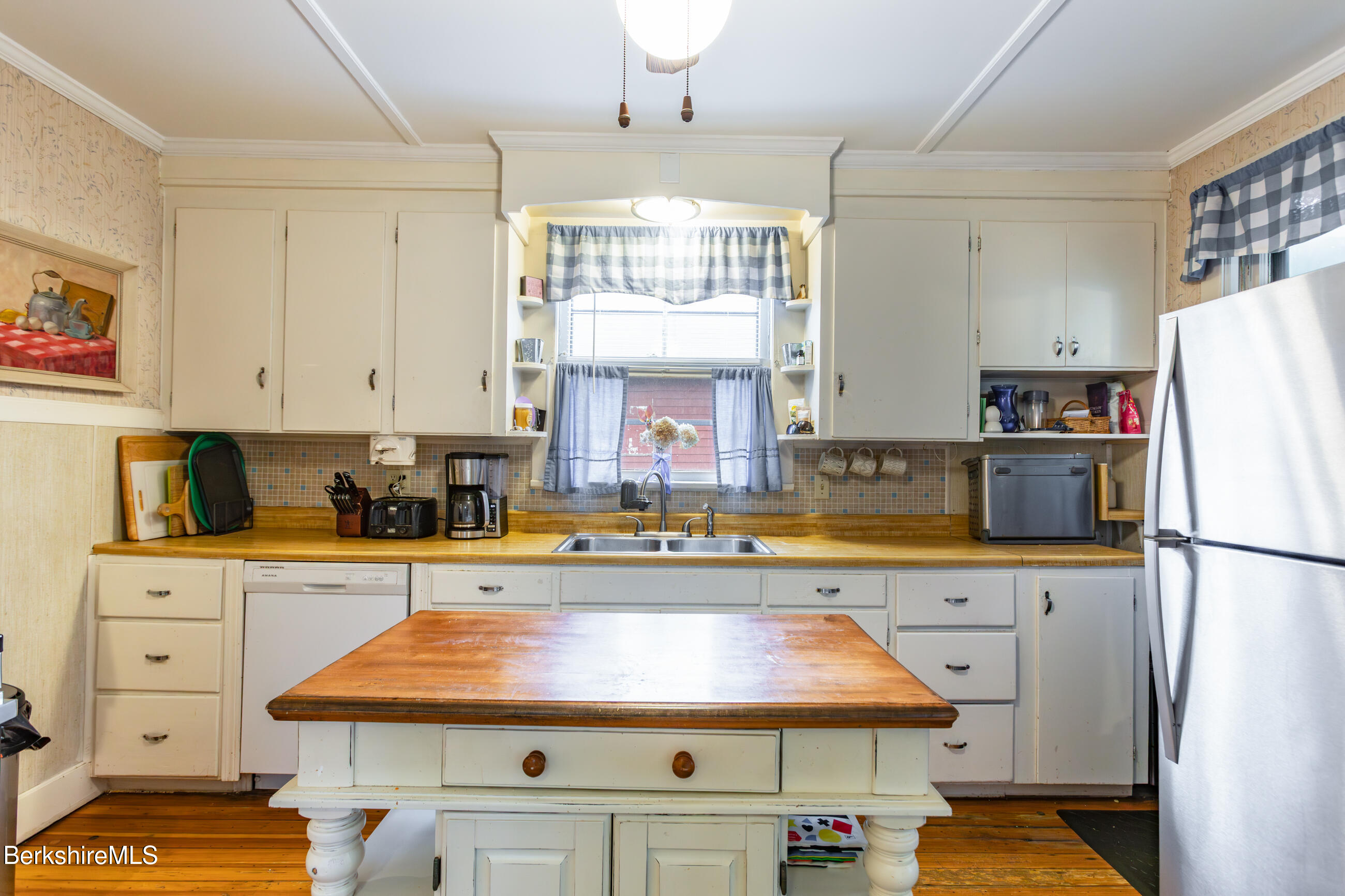 40 Frederick Street North Adams, MA 01247 - Photo 16 of 39 image-10