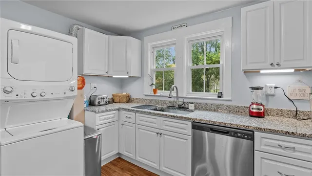 $735,000 | 3 Chestnut Street, Bristol, RI 02809